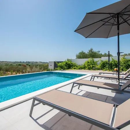 Blackwood Zadarvillas * Crno