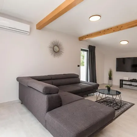 Villa Blackwood Zadarvillas