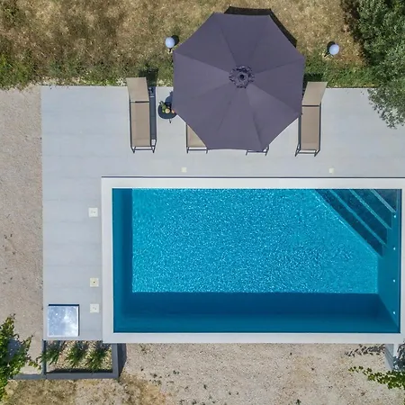 Blackwood Zadarvillas Vila *