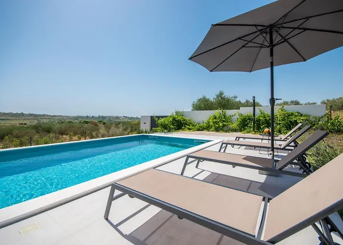 Blackwood Zadarvillas * Crno