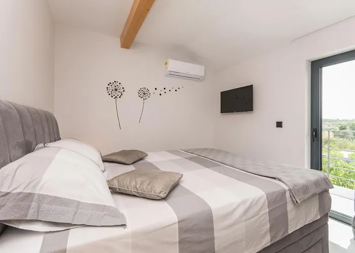 Blackwood Zadarvillas Crno