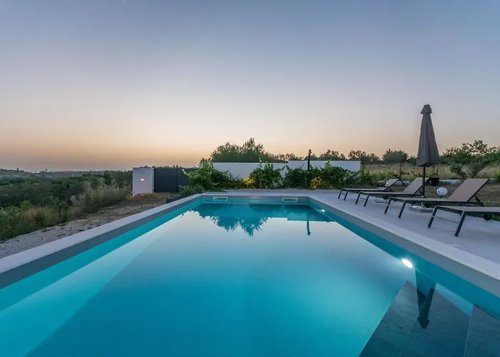 Blackwood Zadarvillas Crno