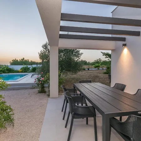 Villa Blackwood Zadarvillas