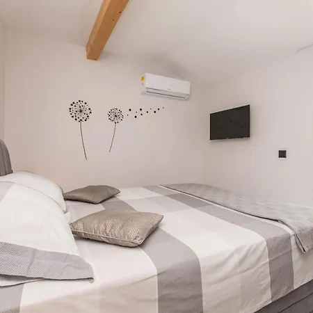 Blackwood Zadarvillas Crno
