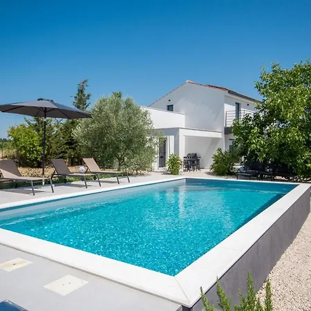 Blackwood Zadarvillas Crno